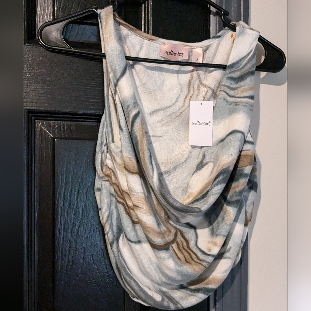 Cute new with tags top